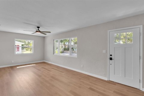 Casa en venta en Lakeland, Florida, 2 dormitorios, 96.62 m2 № 1854381 - foto 4