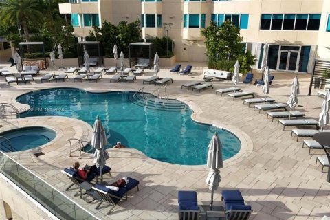 Condominio en alquiler en Miami Beach, Florida, 2 dormitorios, 107.77 m2 № 2009540 - foto 18