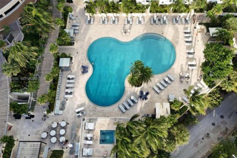 Condominio en alquiler en Miami Beach, Florida, 2 dormitorios, 107.77 m2 № 2009540 - foto 19