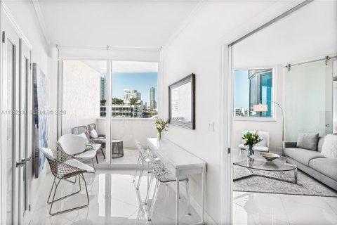 Condominio en Miami Beach, Florida, 2 dormitorios  № 2009540