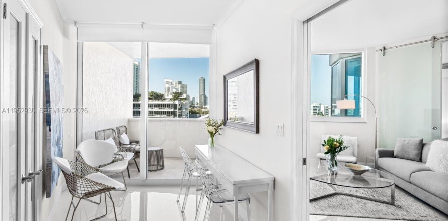 Condominio en Miami Beach, Florida, 2 dormitorios  № 2009540