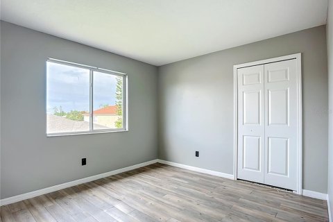 House in Riverview, Florida 6 bedrooms, 270.72 sq.m. № 1900304 - photo 29