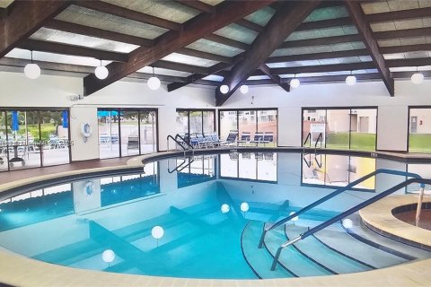 Condo in Sunrise, Florida, 2 bedrooms  № 1896210 - photo 20
