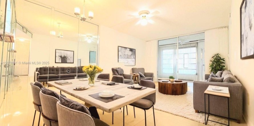 Condo in Sunrise, Florida, 2 bedrooms  № 1896210