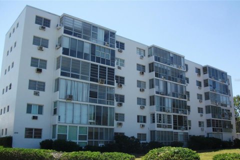 Condo in Clearwater, Florida, 2 bedrooms  № 1651184 - photo 16