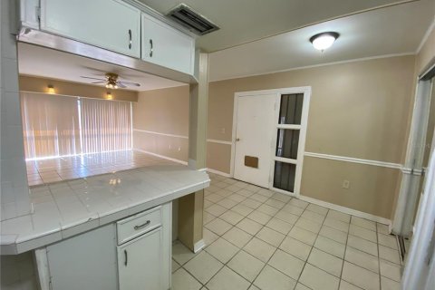 Condo in Tampa, Florida, 1 bedroom № 2209955 - photo 9
