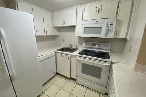 Condo in Tampa, Florida, 1 bedroom № 2209955 - photo 8
