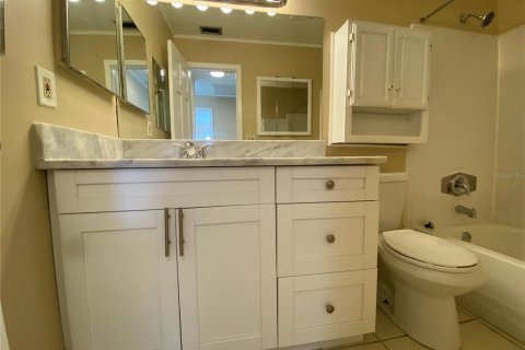 Condo in Tampa, Florida, 1 bedroom № 2209955 - photo 22