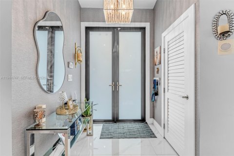 House in Miami, Florida 4 bedrooms, 191.38 sq.m. № 2003015 - photo 6