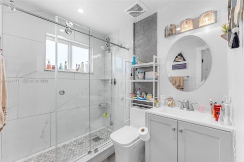 House in Miami, Florida 4 bedrooms, 191.38 sq.m. № 2003015 - photo 20