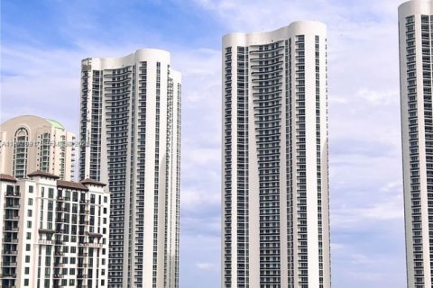 Condo in Sunny Isles Beach, Florida, 1 bedroom  № 2041580