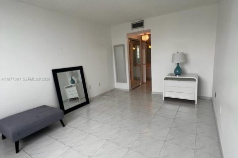 Condo in Sunny Isles Beach, Florida, 1 bedroom  № 2041580 - photo 6