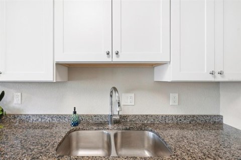 Condo in Saint Petersburg, Florida, 1 bedroom  № 2149419 - photo 12