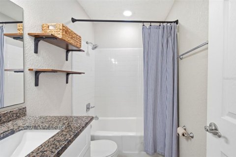 Condo in Saint Petersburg, Florida, 1 bedroom  № 2149419 - photo 20