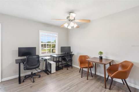 Condo in Saint Petersburg, Florida, 1 bedroom  № 2149419 - photo 7