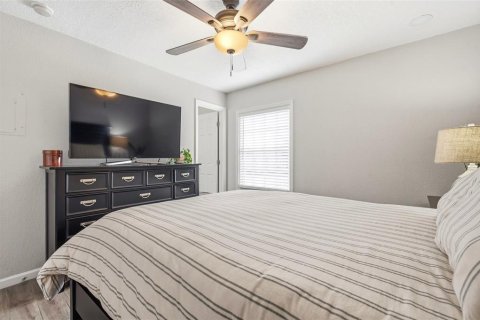 Condo in Saint Petersburg, Florida, 1 bedroom  № 2149419 - photo 16