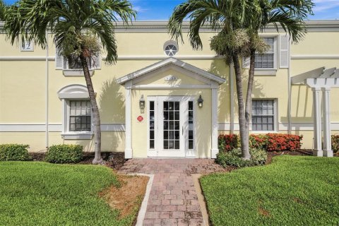 Condo in Saint Petersburg, Florida, 1 bedroom  № 2149419 - photo 2