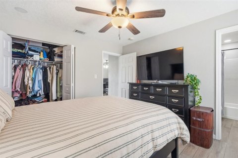 Condo in Saint Petersburg, Florida, 1 bedroom  № 2149419 - photo 17