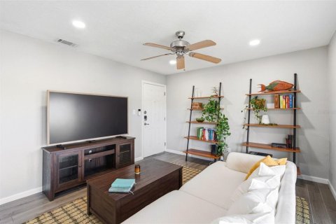 Condo in Saint Petersburg, Florida, 1 bedroom  № 2149419 - photo 6