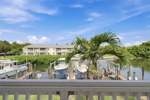 Condo in Saint Petersburg, Florida, 1 bedroom  № 2149419 - photo 25