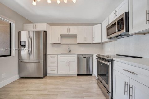 Copropriété à vendre à Weston, Floride: 2 chambres, 113.34 m2 № 2036596 - photo 8