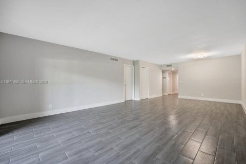 Copropriété à vendre à Weston, Floride: 2 chambres, 113.34 m2 № 2036596 - photo 5