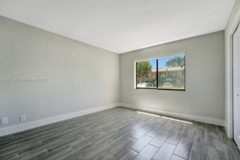 Copropriété à vendre à Weston, Floride: 2 chambres, 113.34 m2 № 2036596 - photo 12