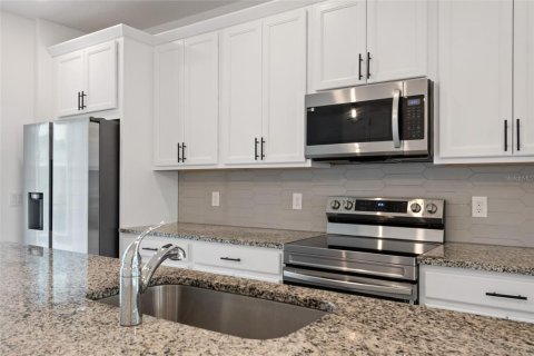 Adosado en alquiler en Orlando, Florida, 3 dormitorios, 201.32 m2 № 1918664 - foto 22