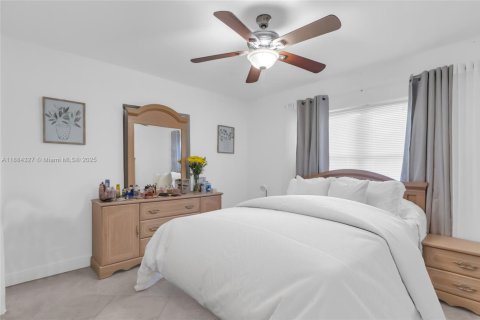 Villa ou maison à vendre à Hialeah, Floride: 6 chambres, 242.57 m2 № 1942356 - photo 7