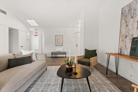 Copropriété à vendre à Orlando, Floride: 2 chambres, 90.12 m2 № 2111621 - photo 7