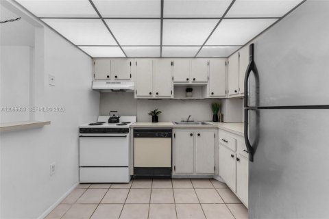Condominio en venta en North Miami Beach, Florida, 1 dormitorio, 66.89 m2 № 2168436 - foto 11