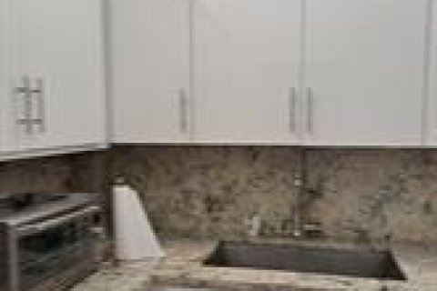 Condo in Hollywood, Florida, 2 bedrooms  № 2081656 - photo 8