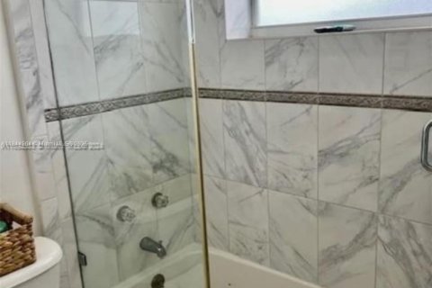 Condominio en alquiler en North Bay Village, Florida, 1 dormitorio, 60.57 m2 № 1962467 - foto 30