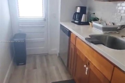 Condominio en alquiler en North Bay Village, Florida, 1 dormitorio, 60.57 m2 № 1962467 - foto 14