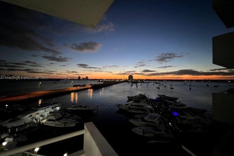 Condominio en alquiler en North Bay Village, Florida, 1 dormitorio, 60.57 m2 № 1962467 - foto 3