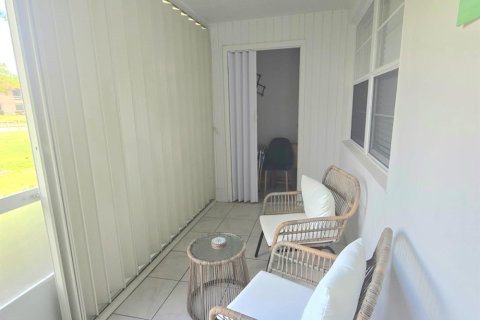 Condo in Stuart, Florida, 1 bedroom  № 2189483 - photo 15