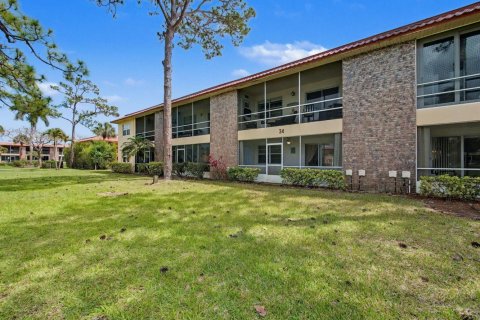 Condo in Stuart, Florida, 1 bedroom  № 2189483 - photo 17