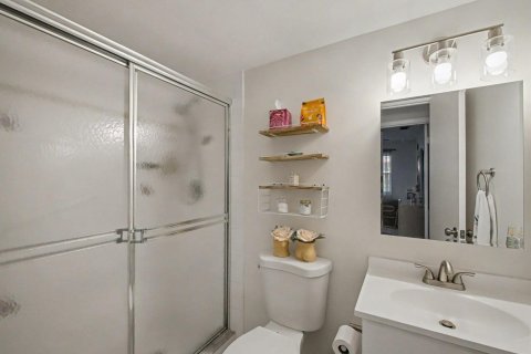 Condo in Stuart, Florida, 1 bedroom  № 2189483 - photo 12