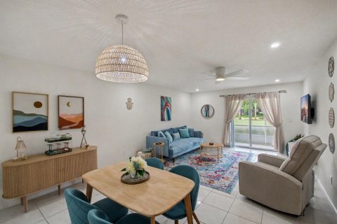 Condo in Stuart, Florida, 1 bedroom  № 2189483 - photo 10