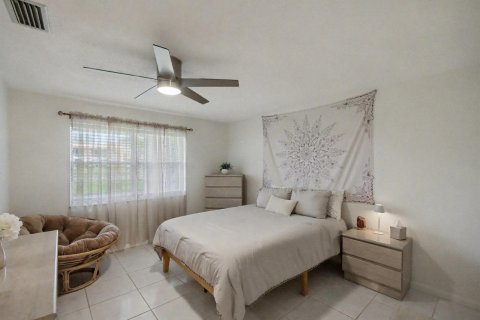 Condo in Stuart, Florida, 1 bedroom  № 2189483 - photo 11