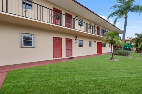 Condo in Stuart, Florida, 1 bedroom  № 2189483 - photo 25