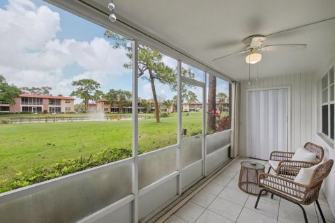 Condo in Stuart, Florida, 1 bedroom  № 2189483 - photo 3