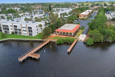 Condo in Stuart, Florida, 1 bedroom  № 2189483 - photo 21
