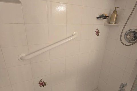Condo in Stuart, Florida, 1 bedroom  № 2189483 - photo 14