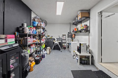 House in Miami, Florida 3 bedrooms, 122.91 sq.m. № 2030348 - photo 21