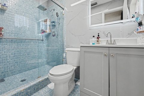 House in Miami, Florida 3 bedrooms, 122.91 sq.m. № 2030348 - photo 25