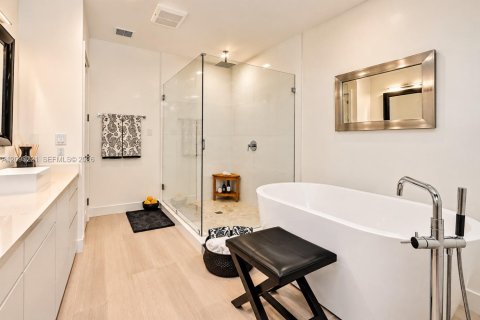Купить кондоминиум в Корал-Гейблс, Флорида 3 спальни, 306.48м2, № 2395261 - фото 13