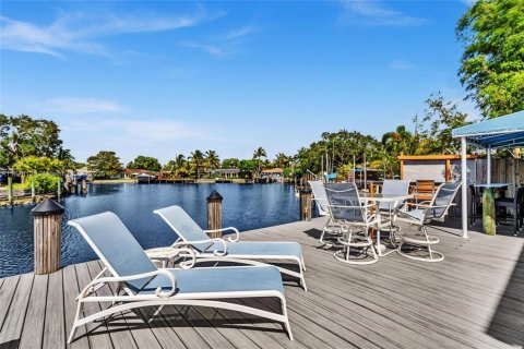 House in Wilton Manors, Florida 3 bedrooms, 262.36 sq.m. № 1799173 - photo 21