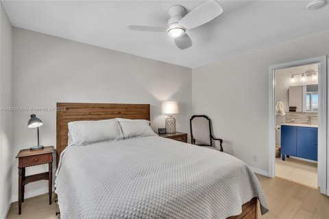 House in Wilton Manors, Florida 3 bedrooms, 262.36 sq.m. № 1799173 - photo 15