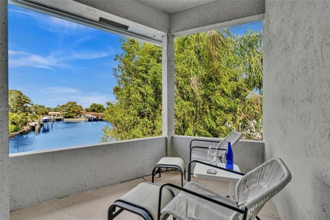 House in Wilton Manors, Florida 3 bedrooms, 262.36 sq.m. № 1799173 - photo 27